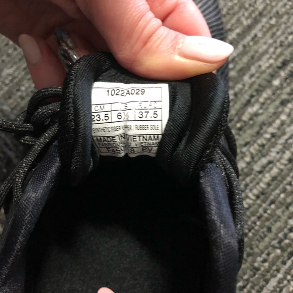 Asics womens 6.5 - Picture 3 of 3